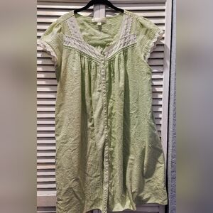 Eileen West Green and White Nightgown